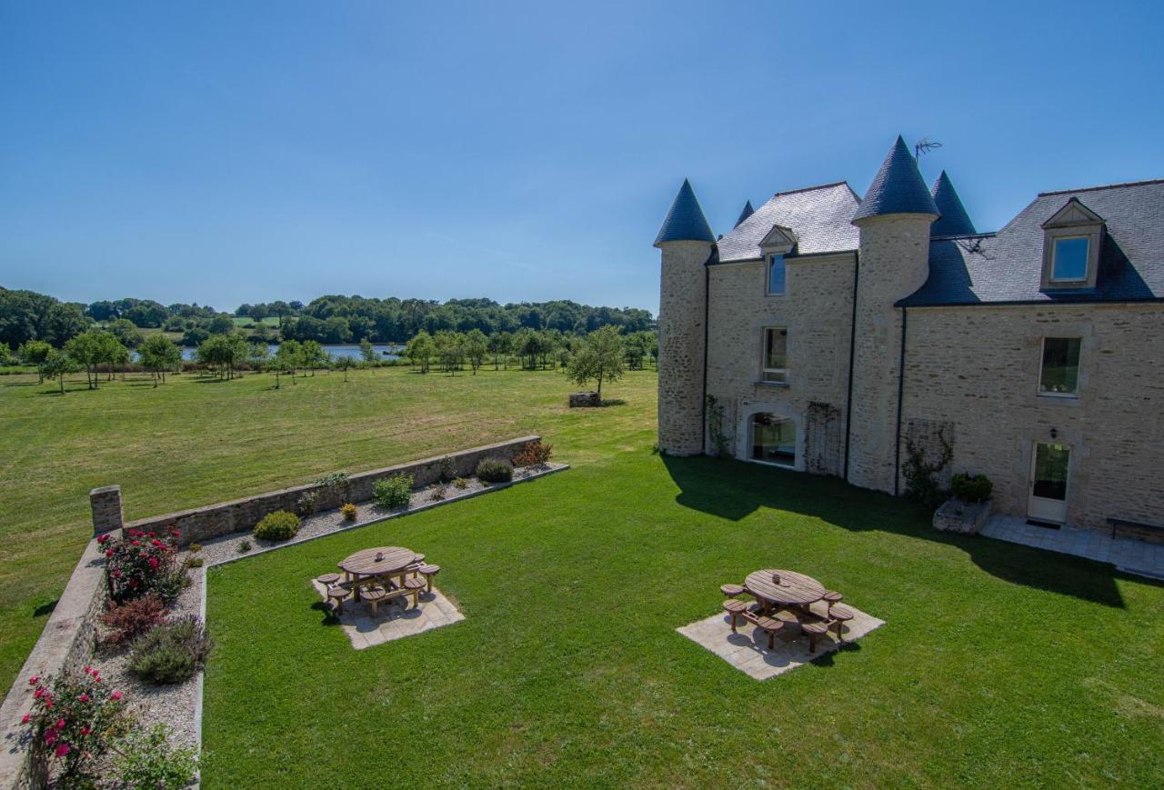 Bed and Breakfast Domaine De Kerbillec Theix Exteriér fotografie