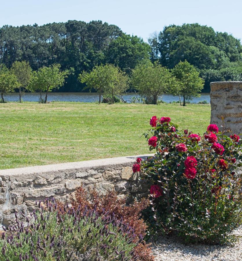 Bed and Breakfast Domaine De Kerbillec Theix Exteriér fotografie
